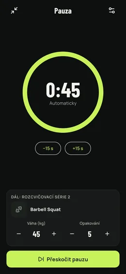 Časovač pauzy s již připraveným dalším cvikem.